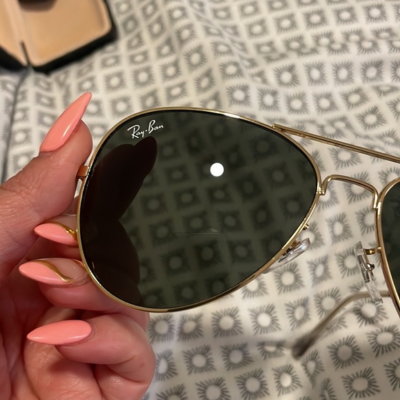 Vintage Ray-Ban B&L Aviator Sunglasses, Unisex - Picture 6 of 8